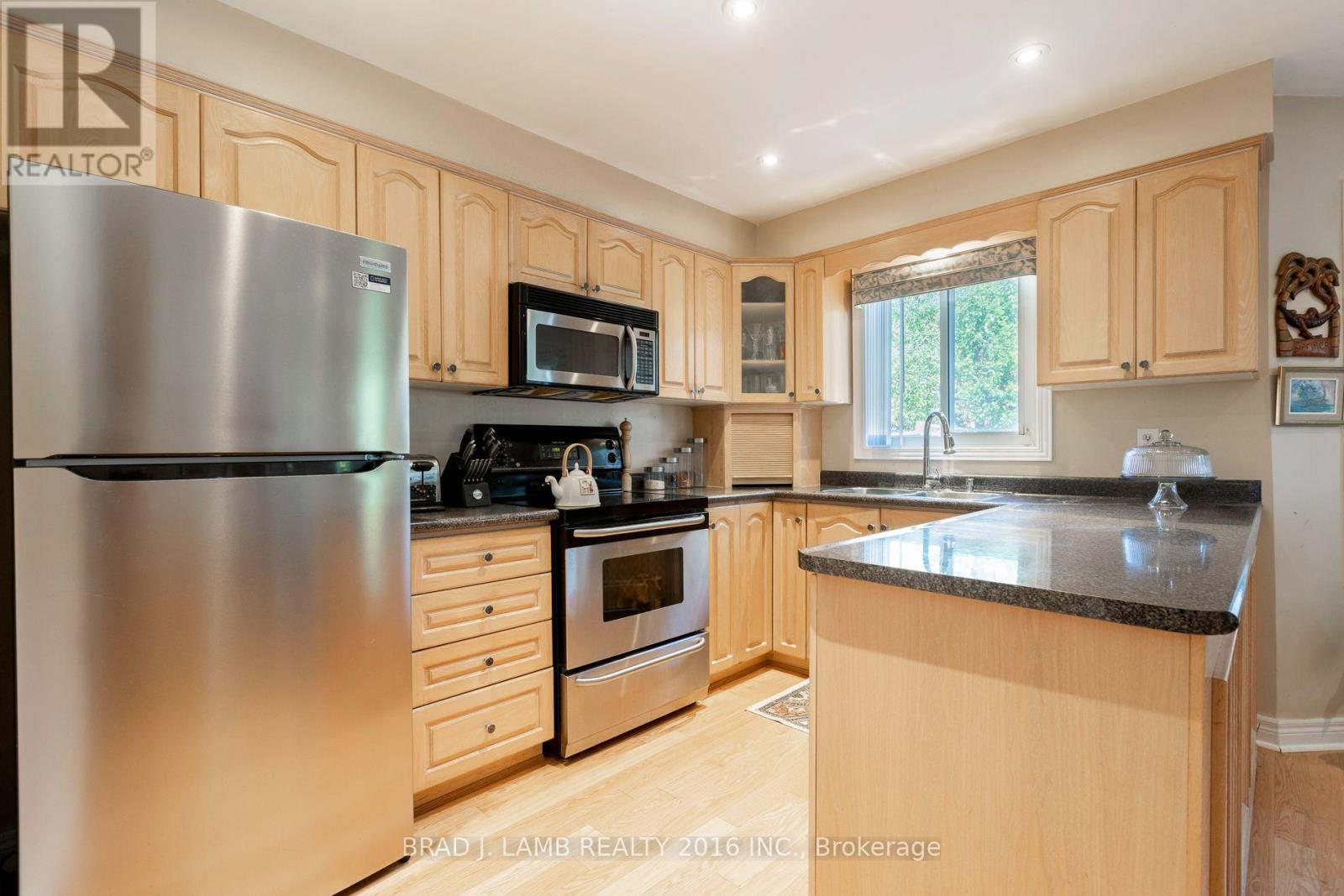 8 Burnley Place, Brampton, ON photo 14