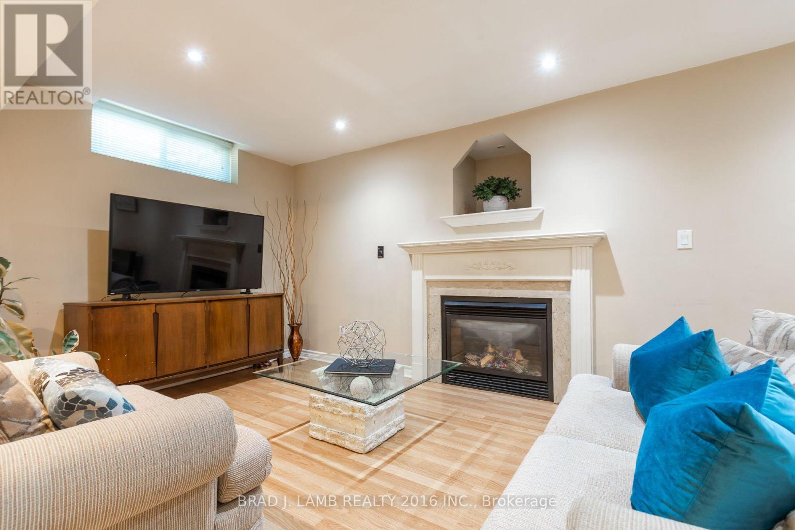 8 Burnley Place, Brampton, ON photo 24