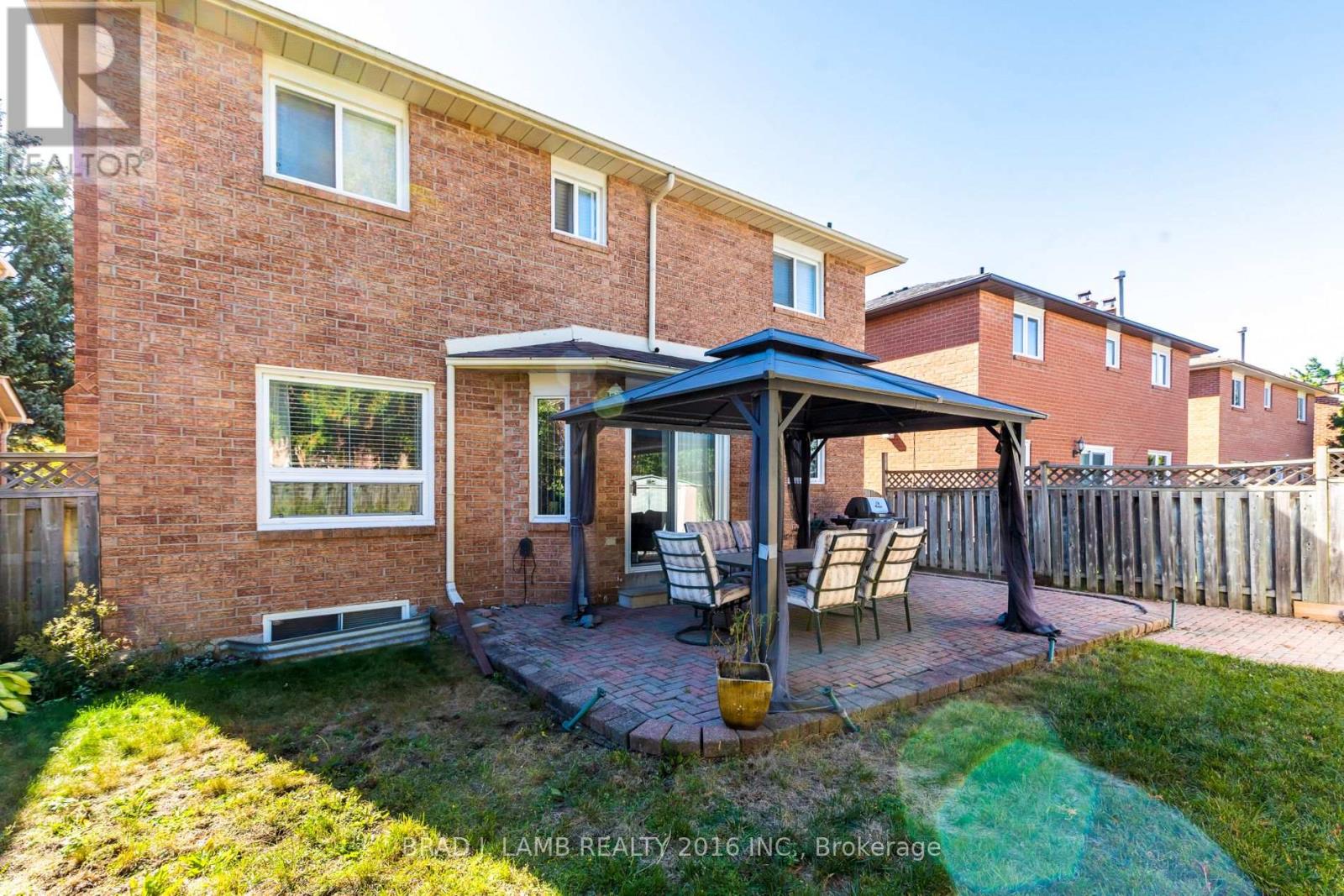 8 Burnley Place, Brampton, ON photo 32