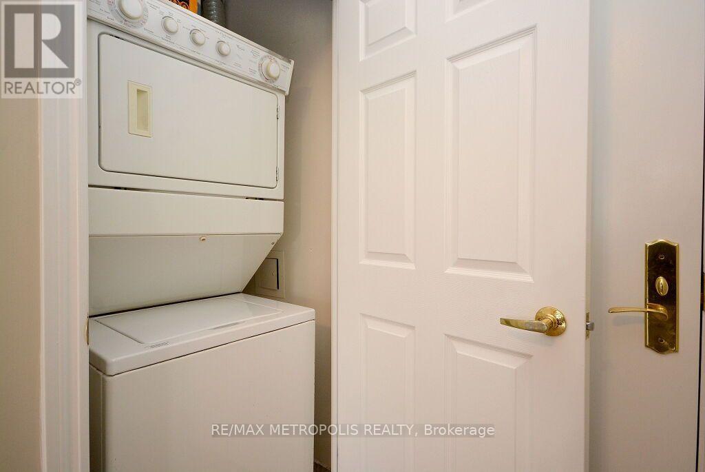 25 Kingsbridge Garden Circle — photo 10