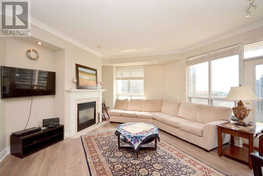 25 Kingsbridge Garden Circle — photo 7