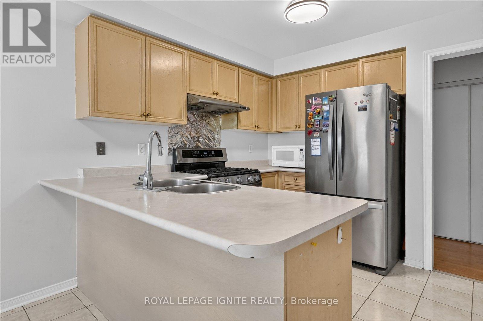 2 Sir Lou Drive — photo 12