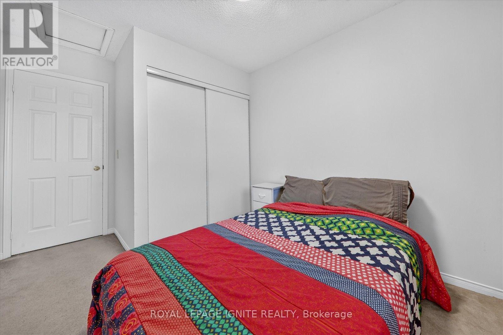 2 Sir Lou Drive — photo 21