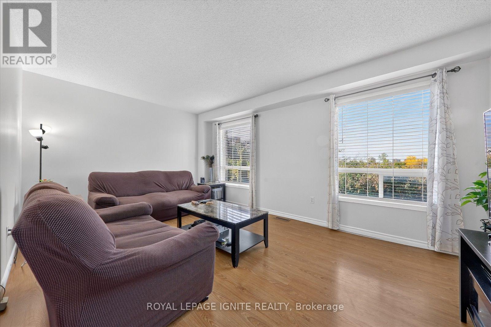 2 Sir Lou Drive — photo 7