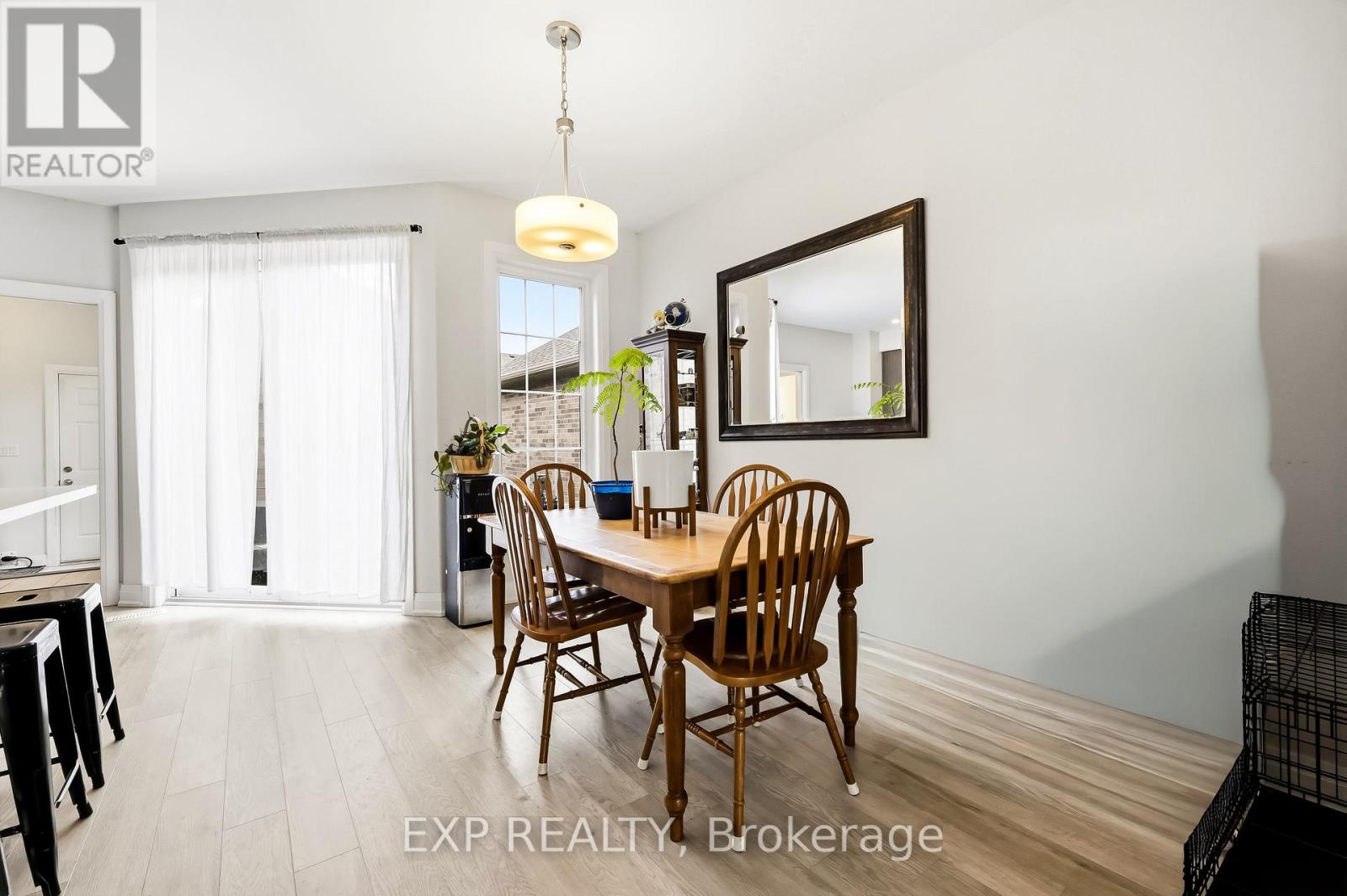 294 NOFTALL GARDENS - 11