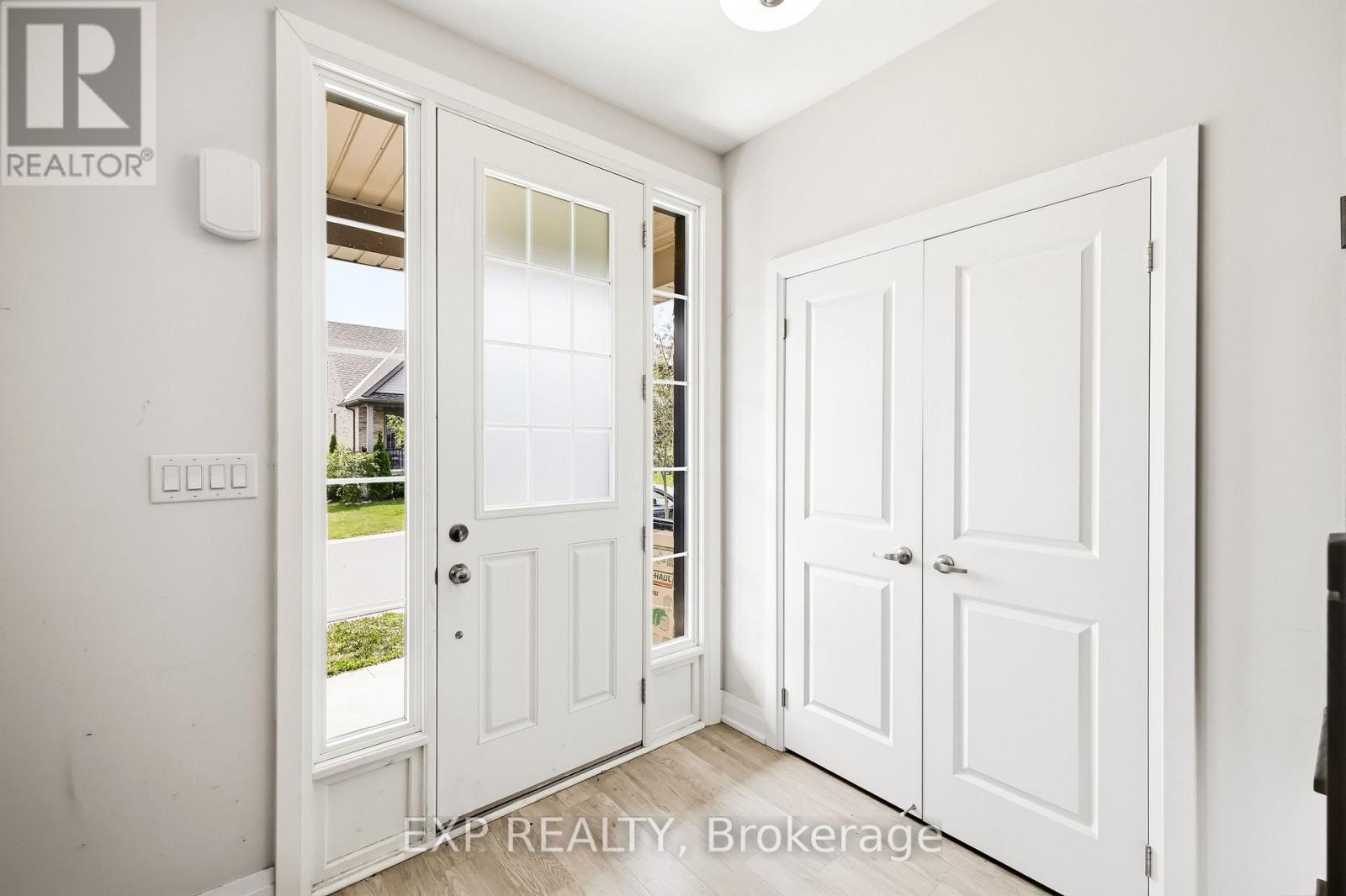 294 Noftall Gardens, Peterborough, ON photo 5