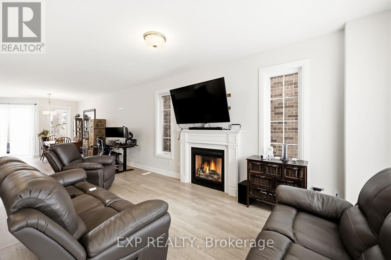 294 NOFTALL GARDENS - 6