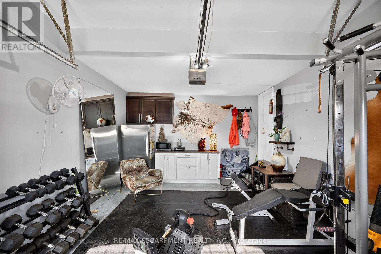 4377 BEVERLEY CRESCENT - 36