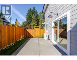 Ensuite - A 2317 Mcdonald Rd, Comox, BC V9M0C8 Photo 8