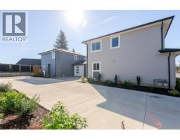 Bedroom - A 2317 Mcdonald Rd, Comox, BC V9M0C8 Photo 10