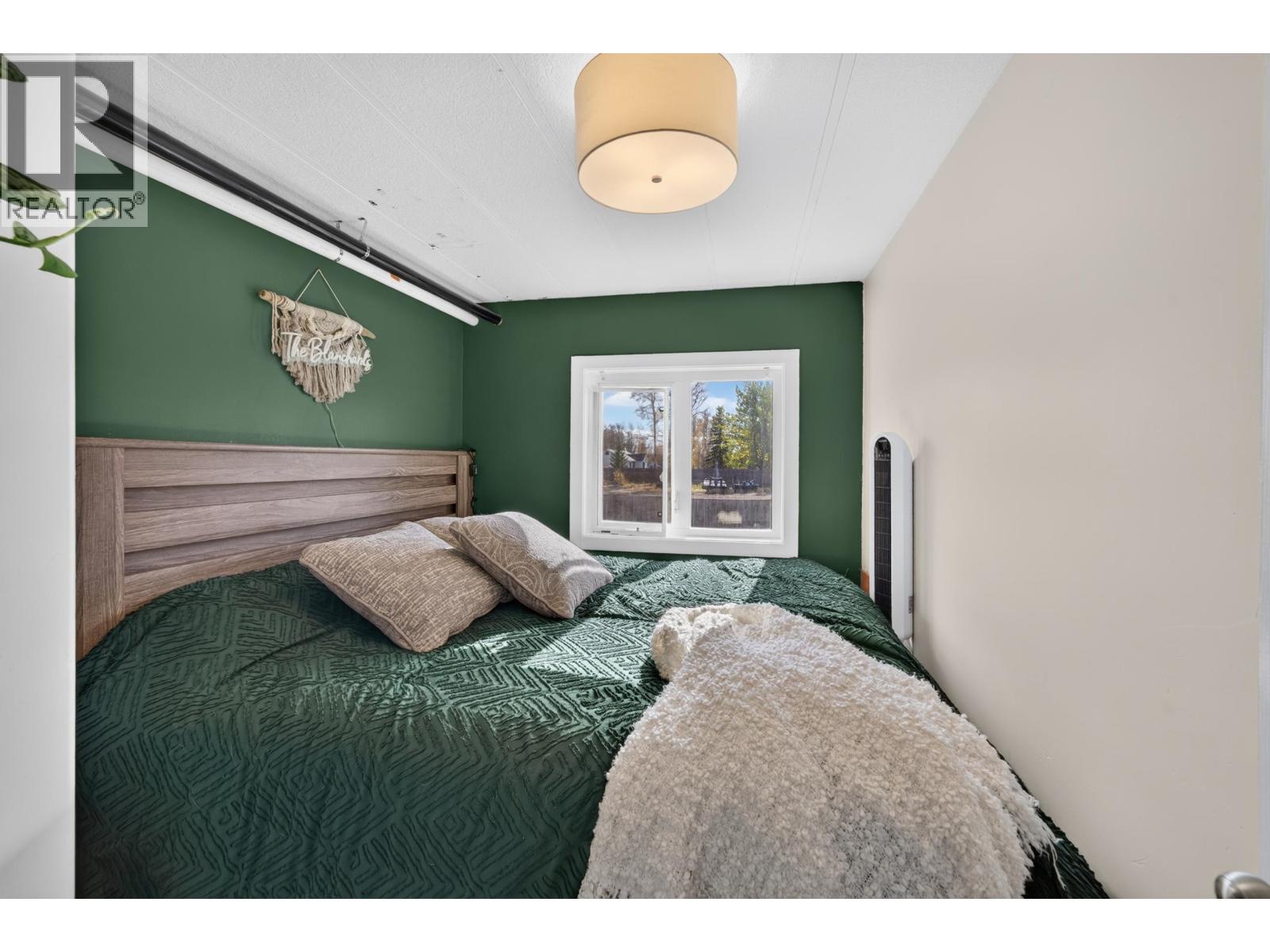 9961 HOLLY STREET - Image 19