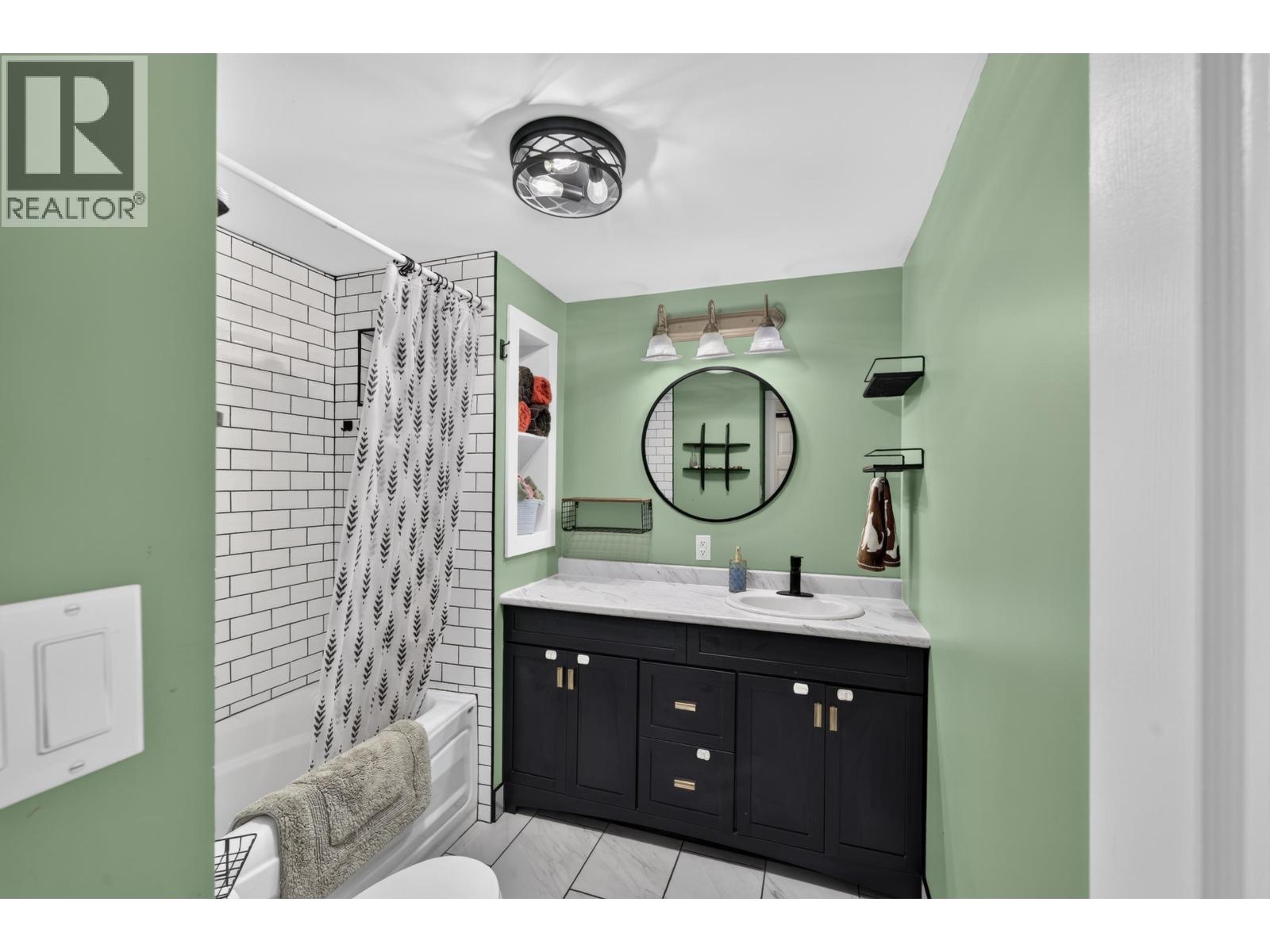9961 HOLLY STREET - Image 21