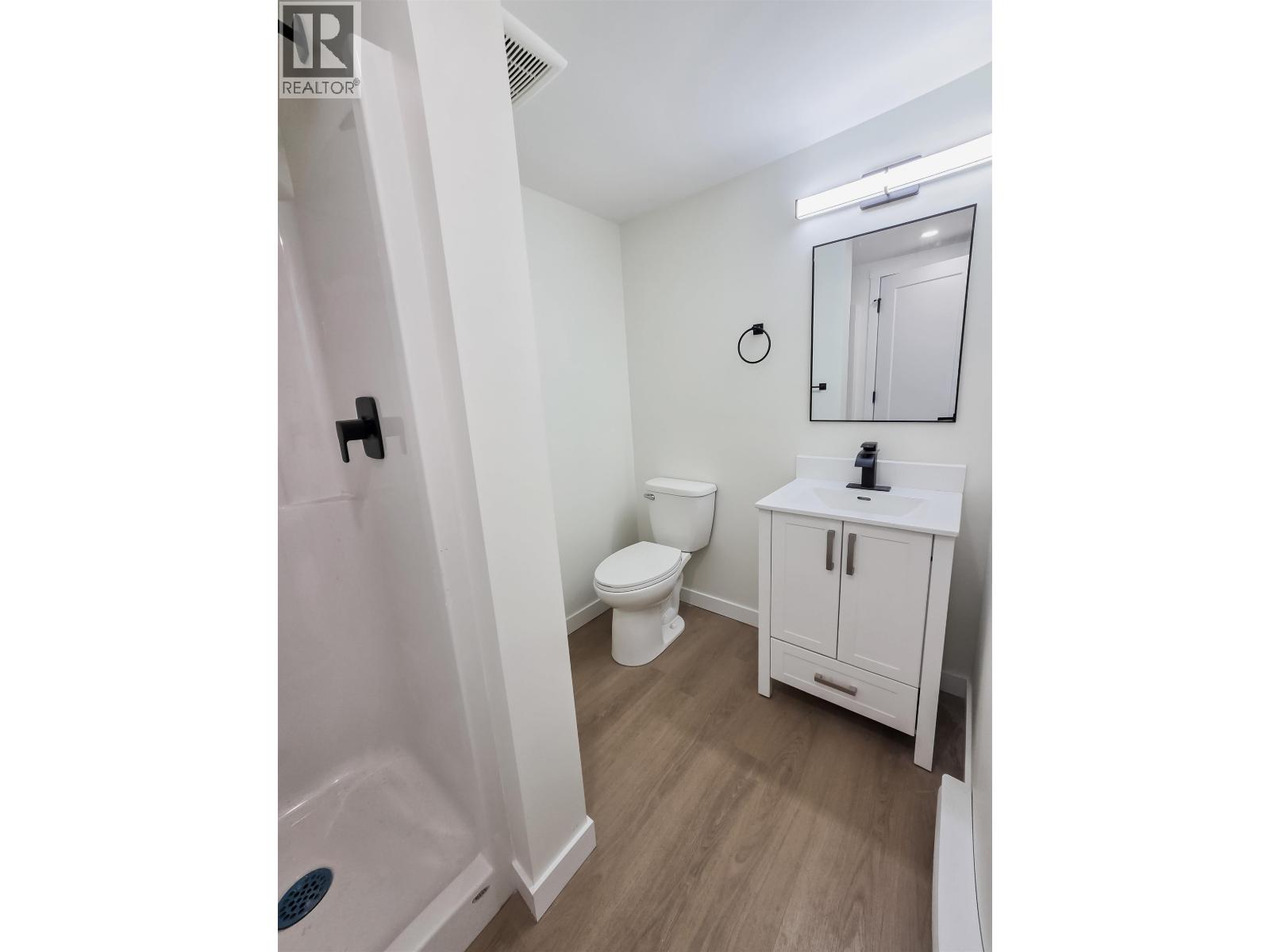 2260 VICTORIA STREET - 13