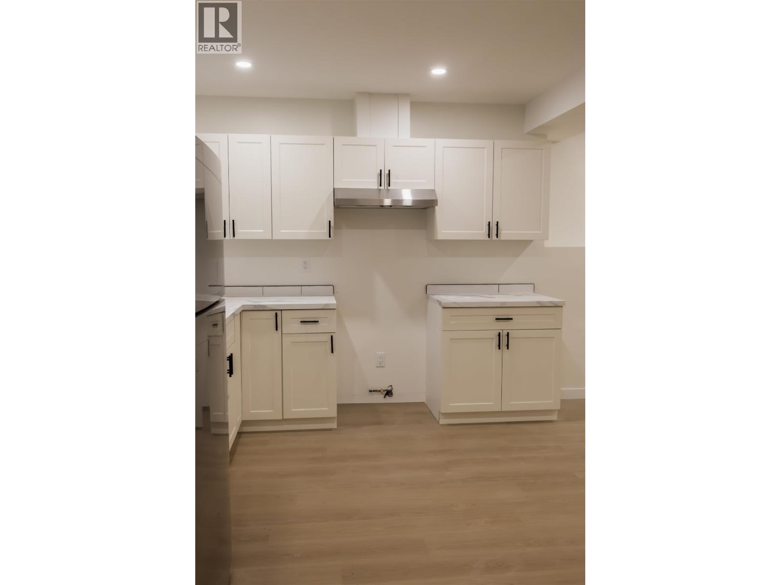 2260 VICTORIA STREET - 3