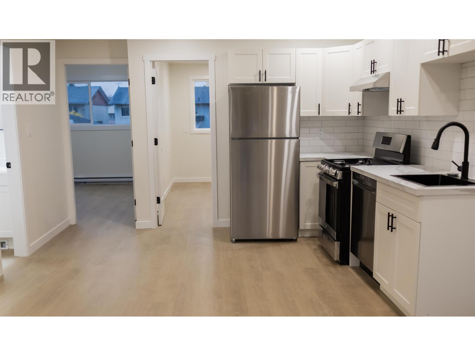2260 VICTORIA STREET - 7