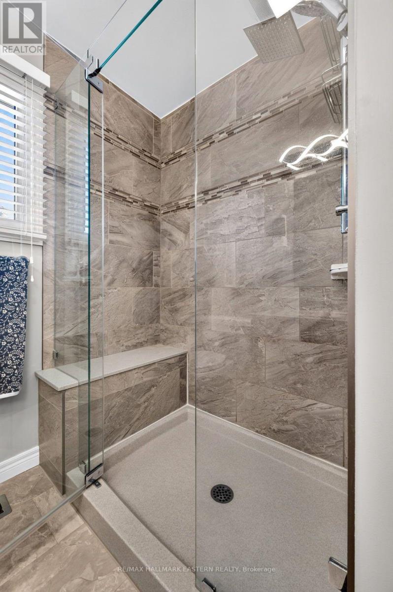 2296 Kawartha Heights Boulevard — photo 27