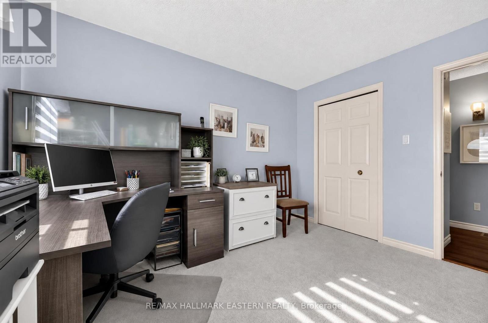 2296 Kawartha Heights Boulevard — photo 25