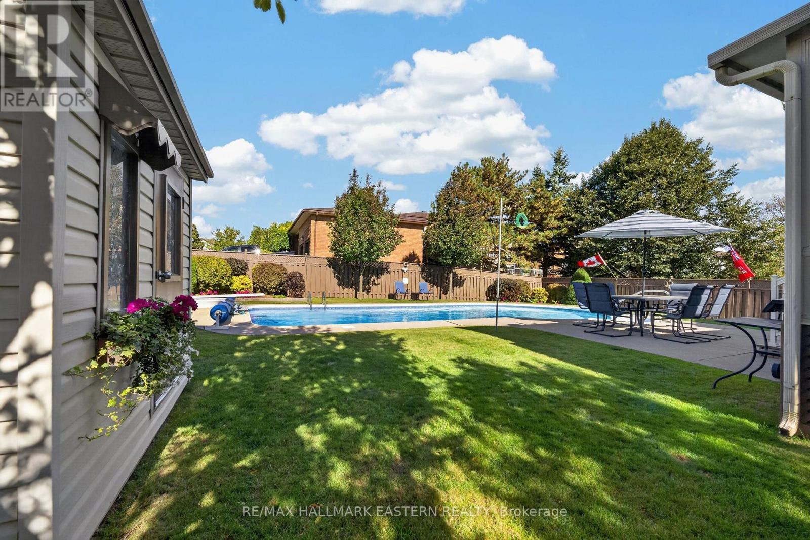 2296 Kawartha Heights Boulevard — photo 32