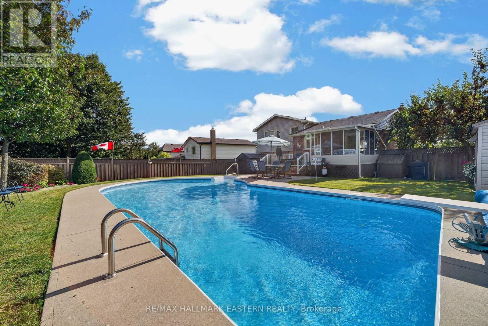 2296 Kawartha Heights Boulevard — photo 34
