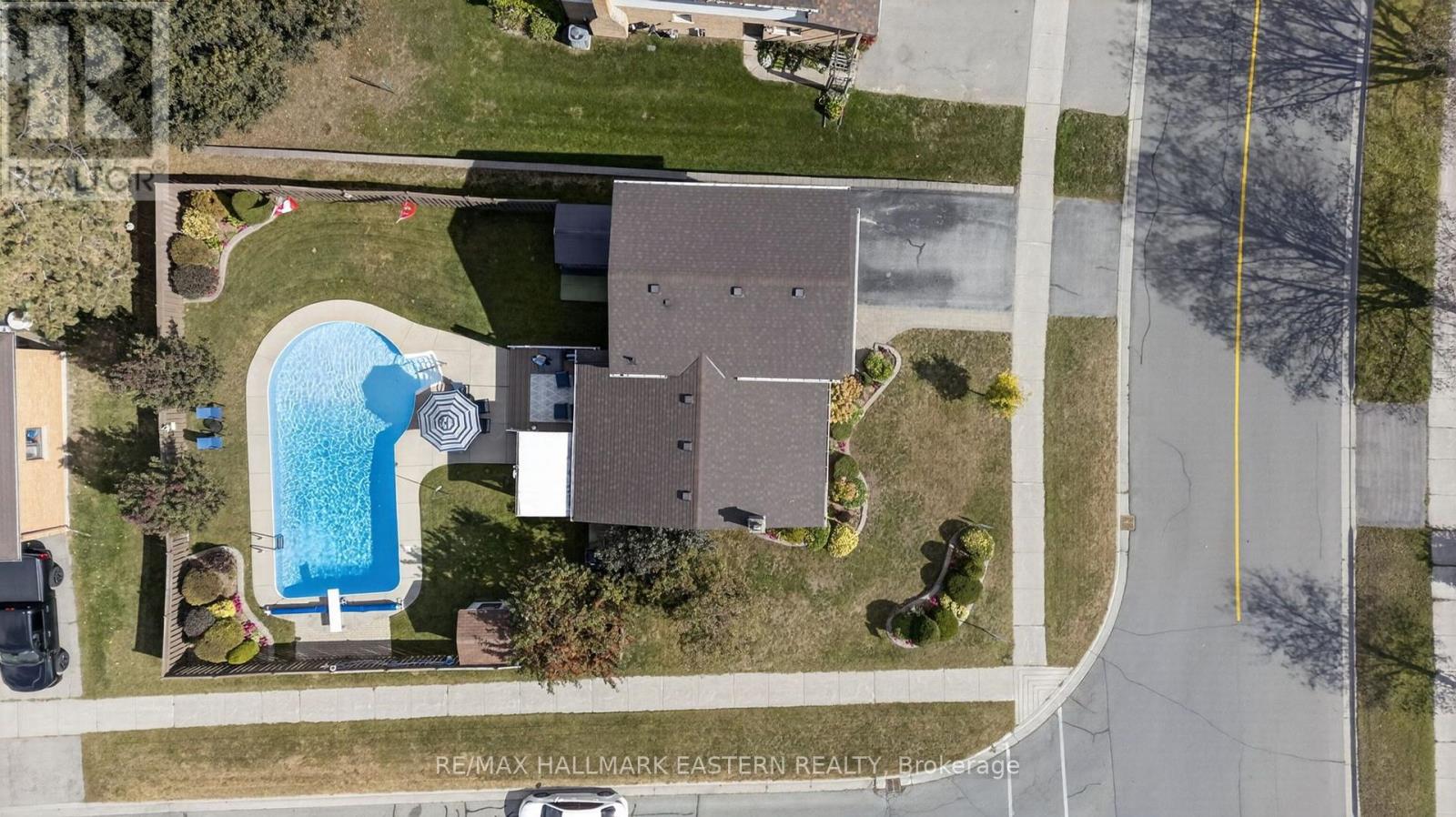 2296 Kawartha Heights Boulevard — photo 41