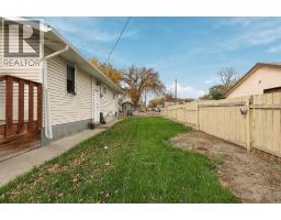 1822 1A Avenue N - photo 5
