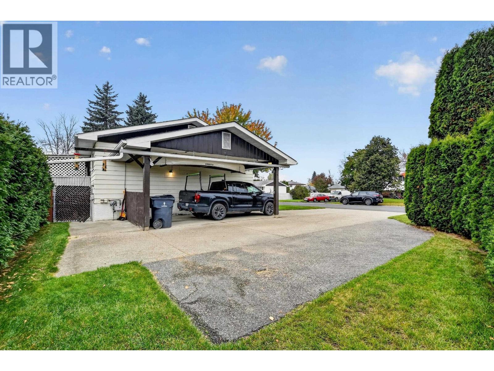 4203 CARRIER AVENUE - 35