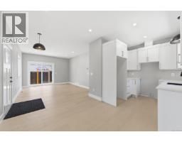 Bedroom - A 2319 Mcdonald Rd, Comox, BC V9M0C8 Photo 8