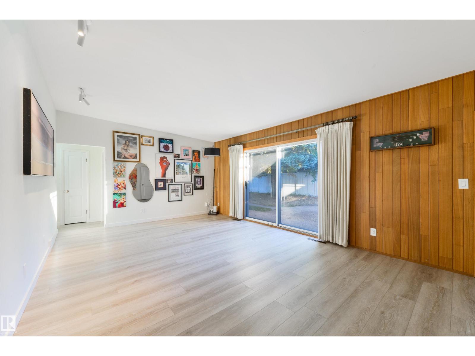 24 VALLEYVIEW CR NW - 14
