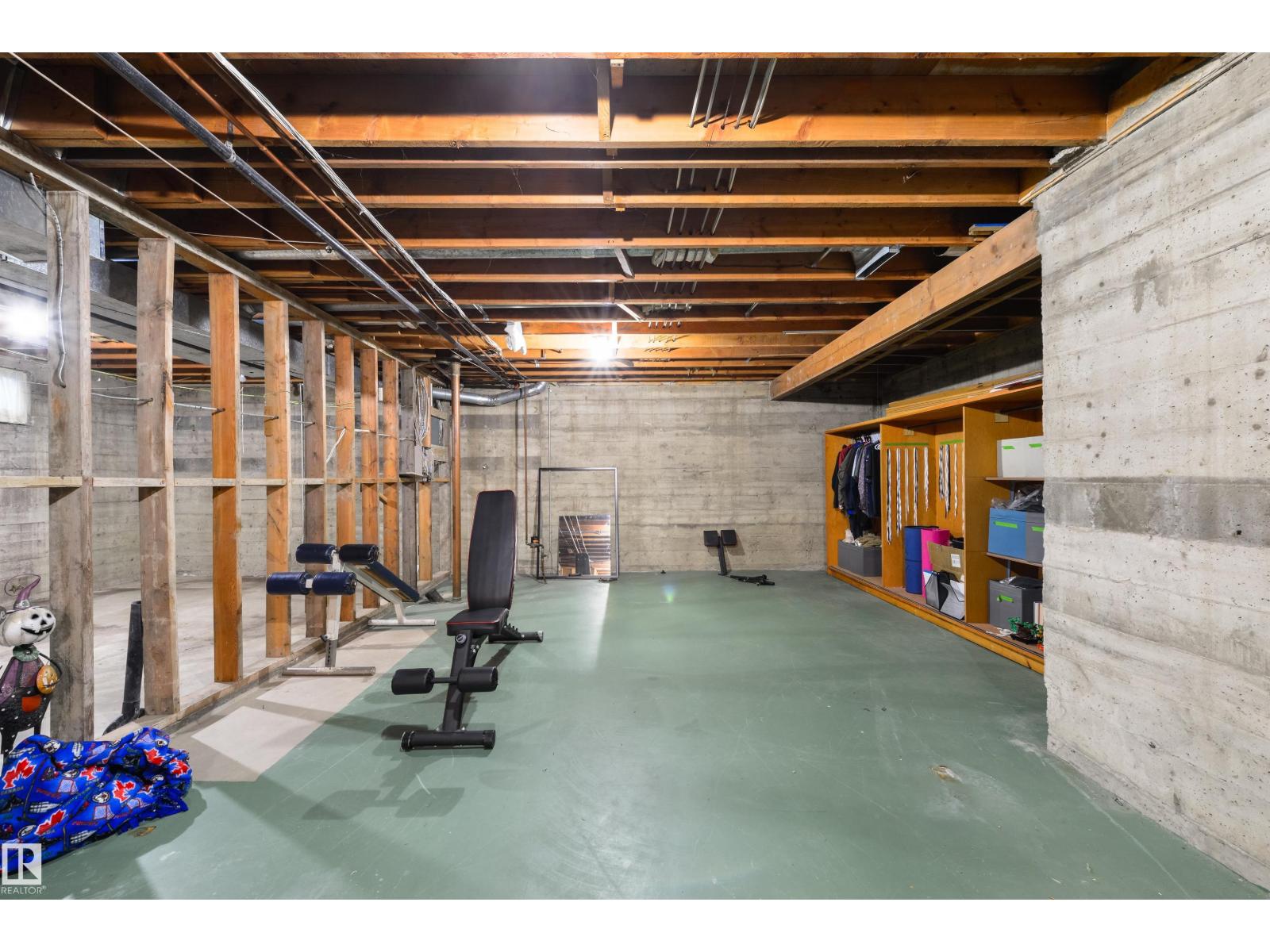 24 VALLEYVIEW CR NW - 30