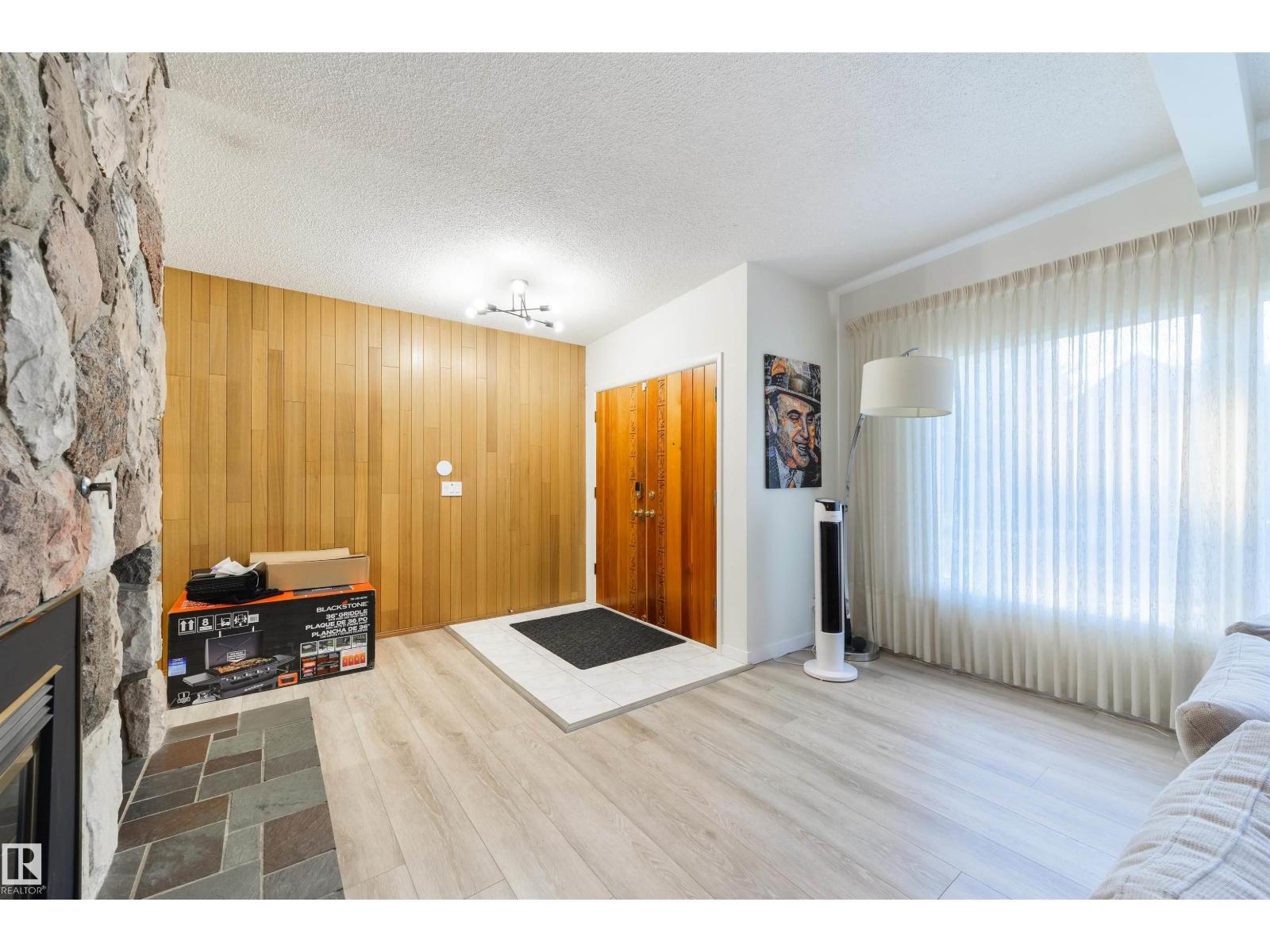 24 VALLEYVIEW CR NW - 4