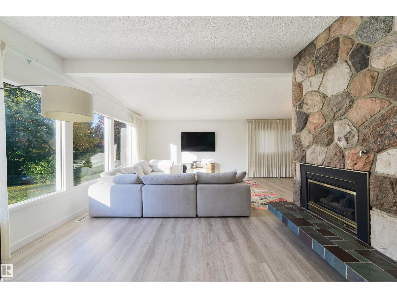 24 VALLEYVIEW CR NW - 6