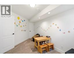 2097 Lillooet Crescent, Kelowna, BC V1V1Y2 Photo 37