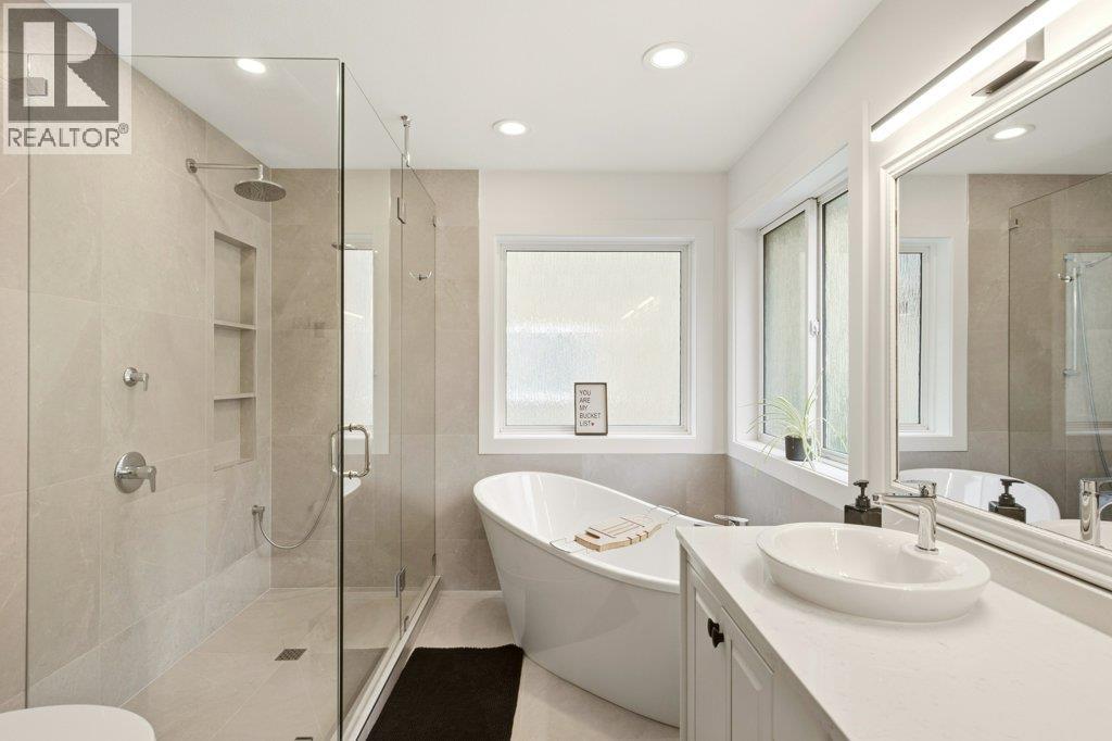 2097 Lillooet Crescent - 26