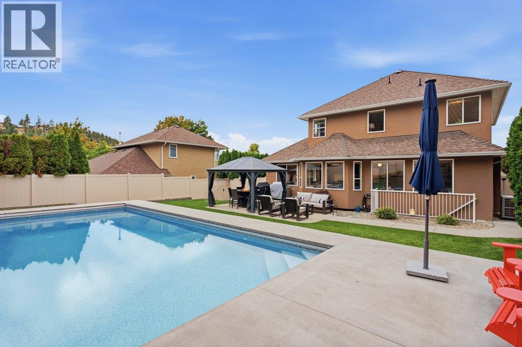 2097 Lillooet Crescent - 19