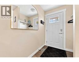 27 Erin Grove Close SE - photo 2
