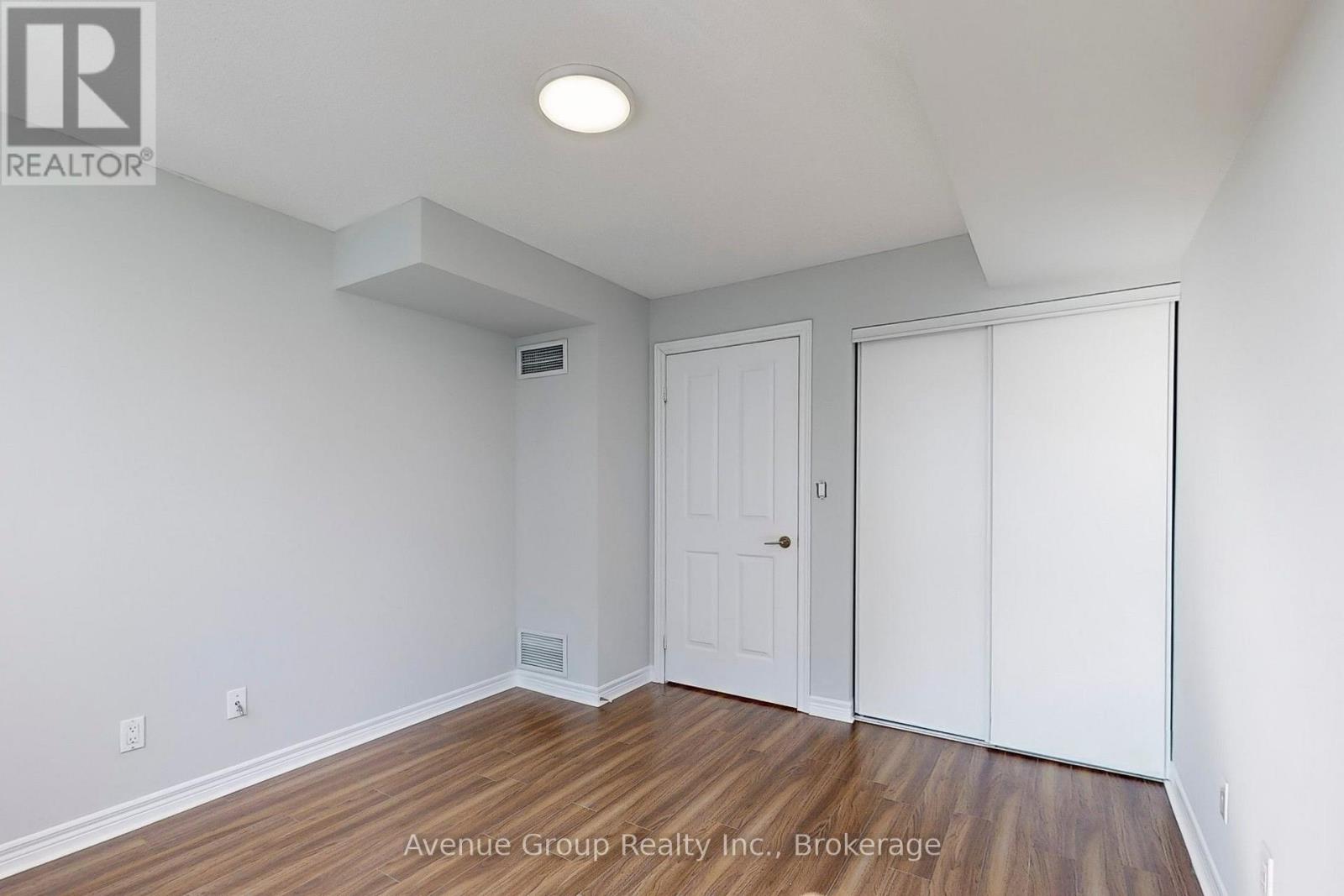 68 Corporate Drive — photo 14