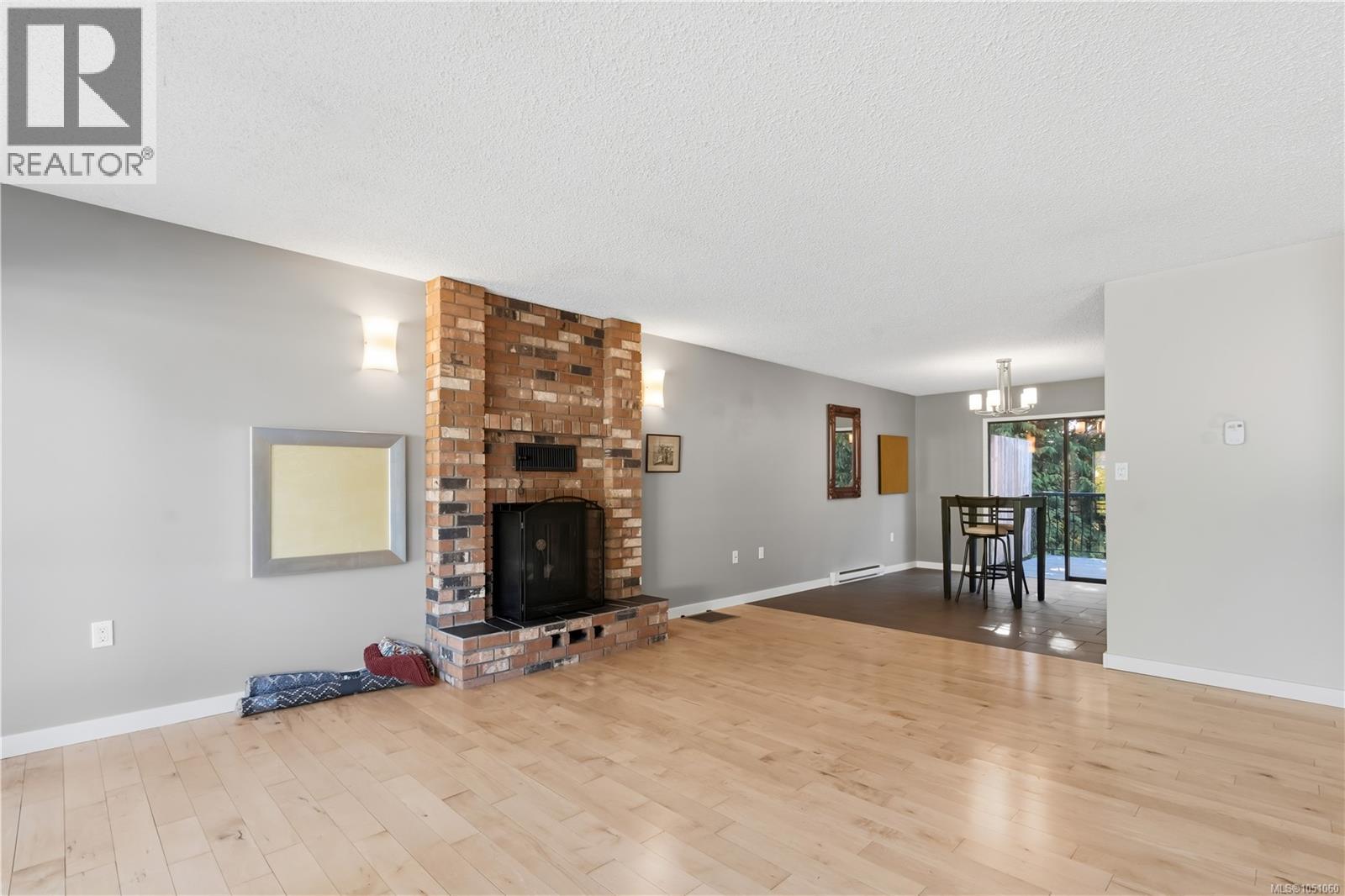 1258 Rupert Rd - 16