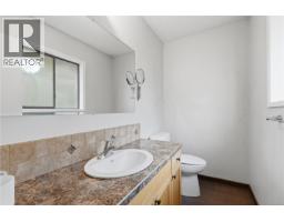 1258 Rupert Rd, Ucluelet, BC V0R3A0 Photo 24