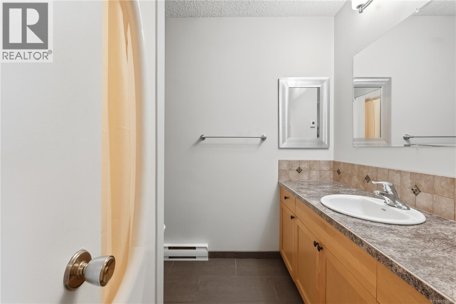 1258 Rupert Rd - 19