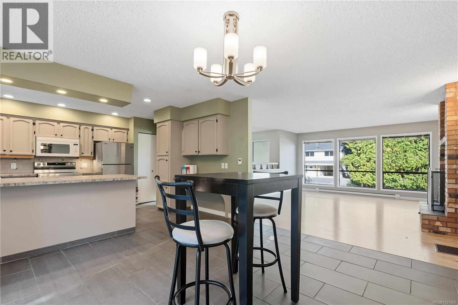1258 Rupert Rd - 4