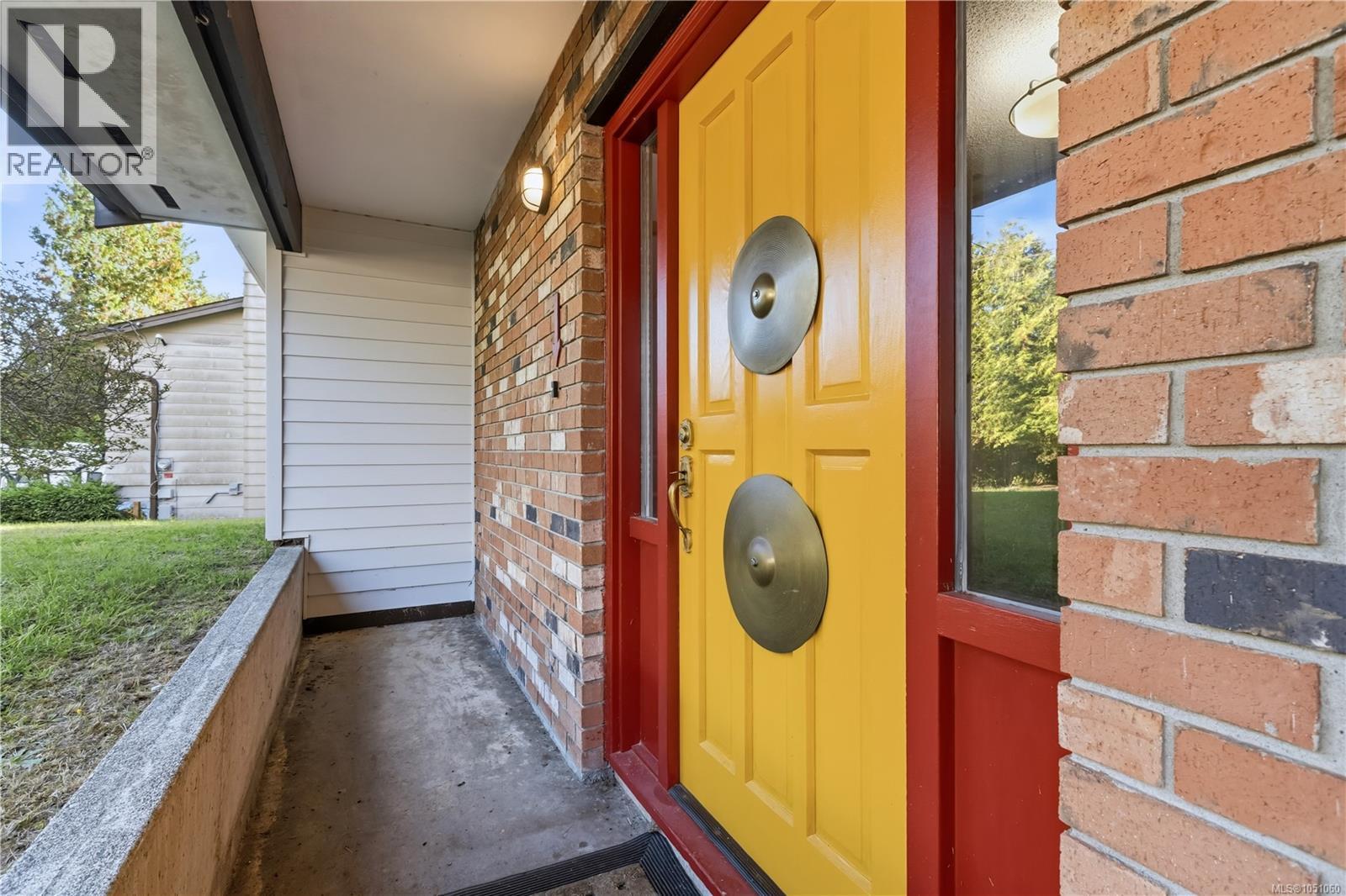 1258 Rupert Rd - 11