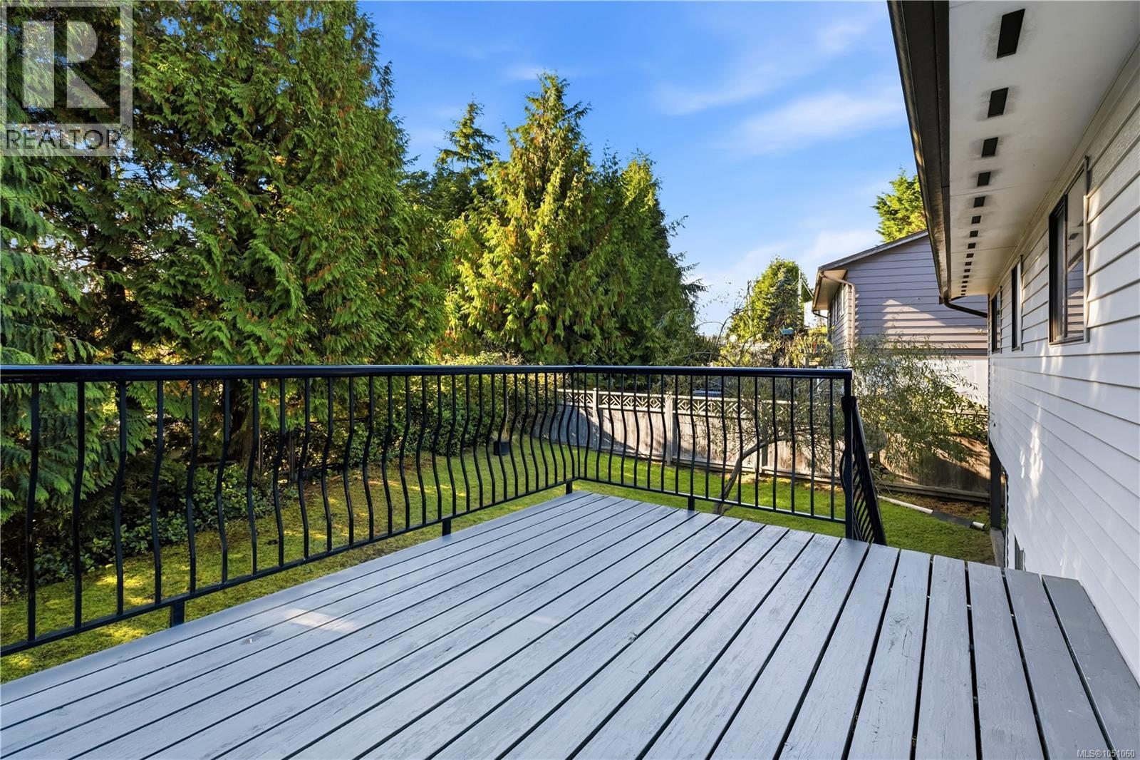 1258 Rupert Rd - 36