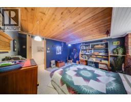 Bedroom - 2510 Cooke Avenue, Rossland, BC V0G1Y0 Photo 12