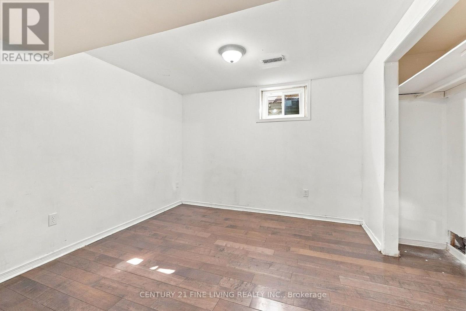 132 BRENTWOOD DRIVE - 33
