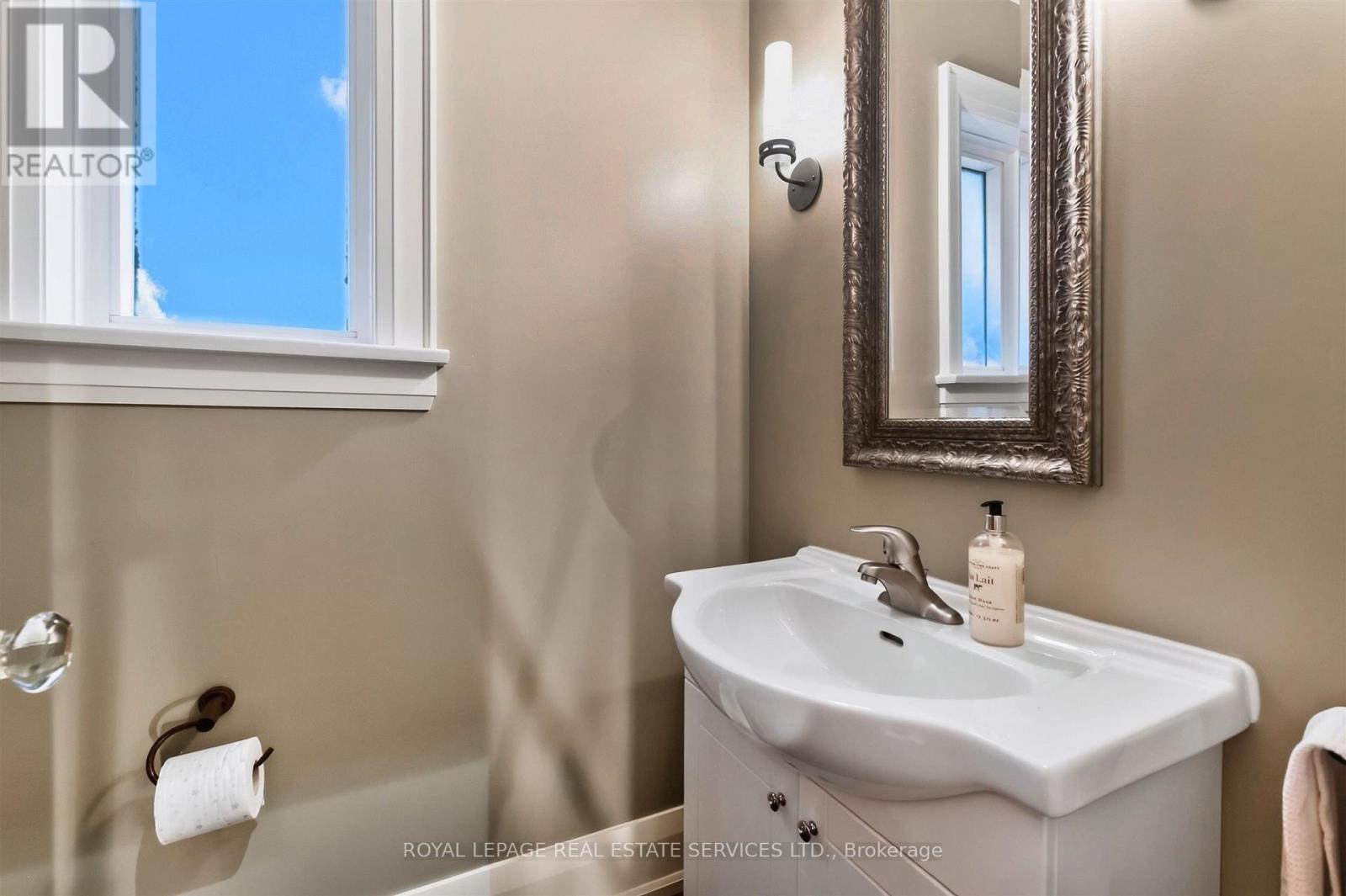 309 Willard Avenue, Toronto, ON photo 25