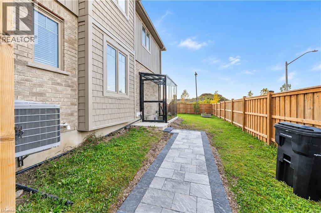 485 AVENS Street Unit# Lower — photo 3