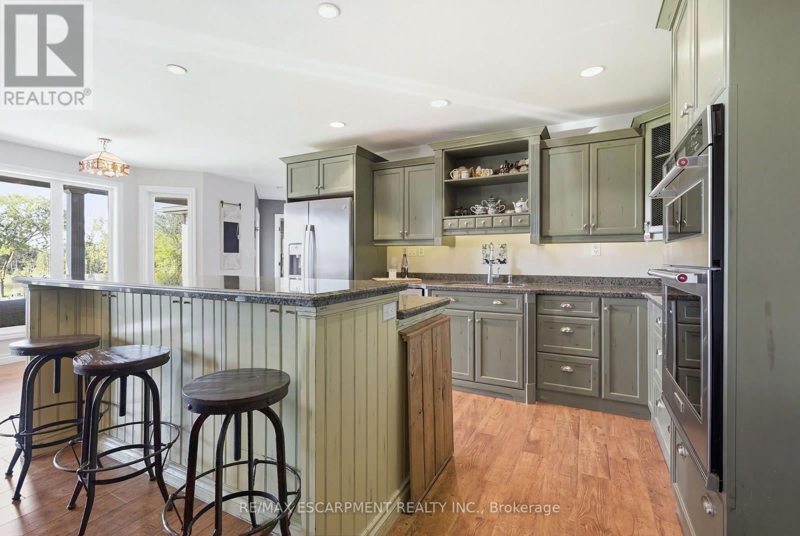 860 Regional Road 27, West Lincoln, ON photo 12