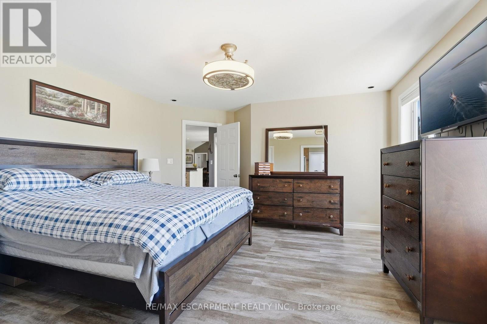 860 Regional Road 27, West Lincoln, ON photo 14