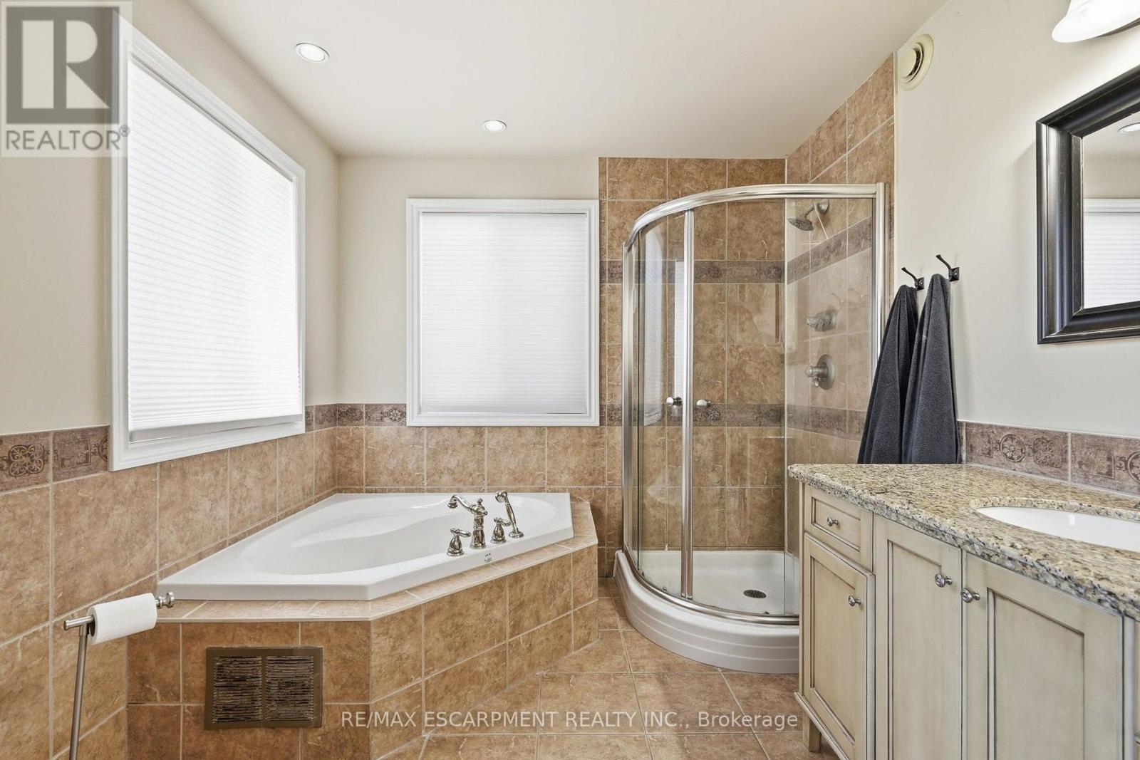 860 Regional Road 27, West Lincoln, ON photo 15