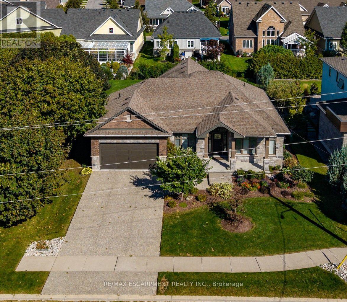 135 NEW LAKESHORE ROAD - 3